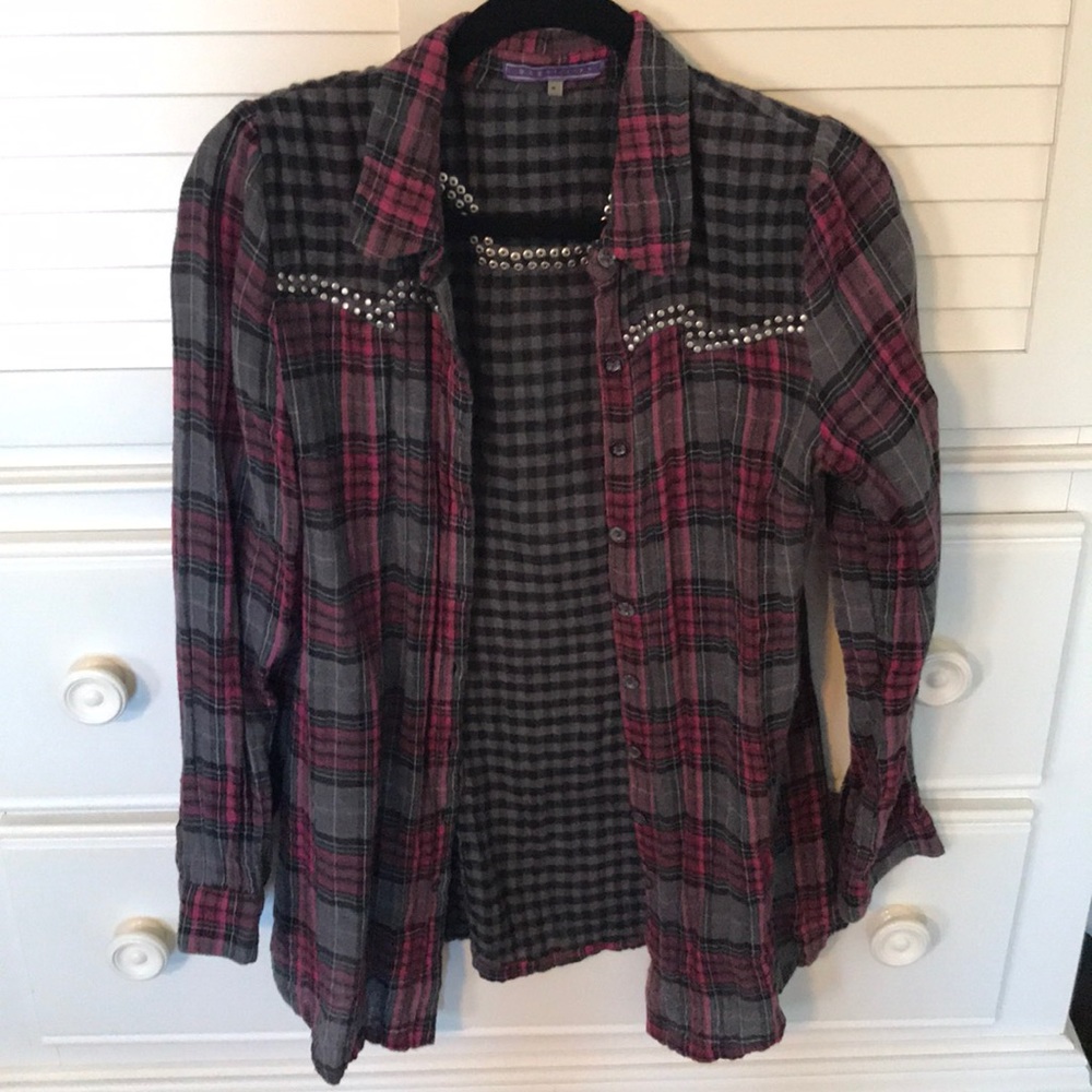 Plaid shirt with decorative stunned design